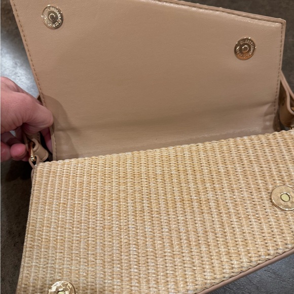 Urban Expressions Tan Woven Women's Bag - Picture 2 of 4